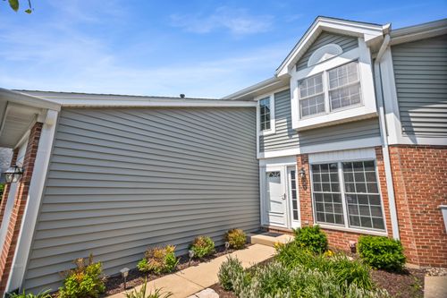 257-257 Eclipse Dr, Carol Stream, IL, 60188-3610 | Card Image