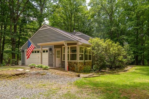 48 Puma Ln, Murphy, NC, 28906-6151 | Card Image