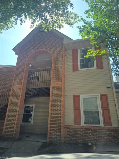 989 Gas Light Ln, Virginia Beach, VA, 23462-1256 | Card Image