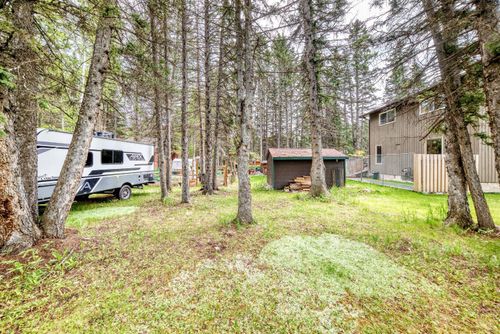 2 Wolf Close, Redwood Meadows, AB, T3Z1A3 | Card Image