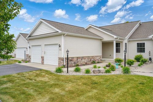 4015 Eastbridge Circle, Stockbridge Village, MI, 49285 | Card Image