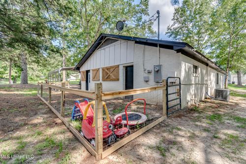 121 Melrose Cir, Florence, MS, 39073-9240 | Card Image