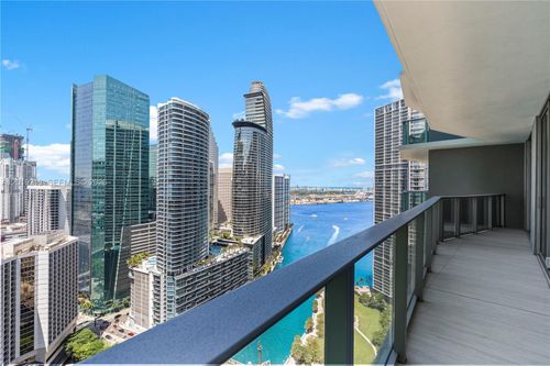 3702-77 Se 5th St, Miami, FL, 33131-2507 | Card Image