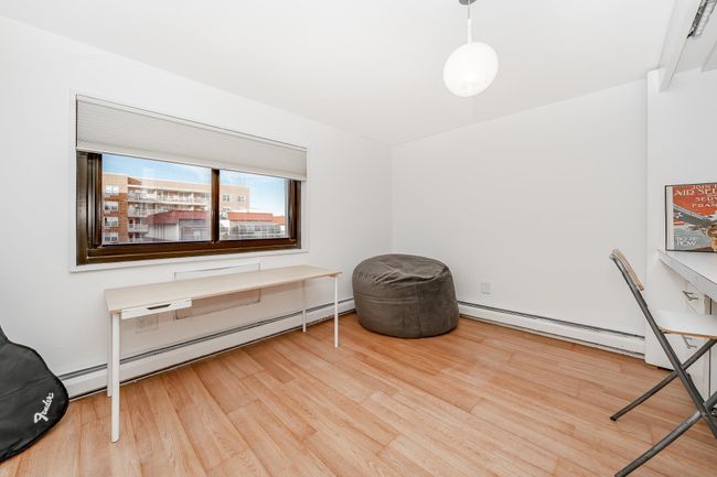 Home office or second bedroom | Image 14