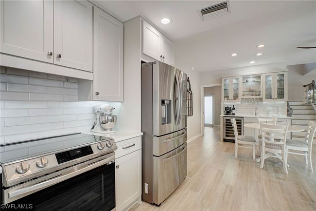 Kitchen/Stainless Appliances | Image 11