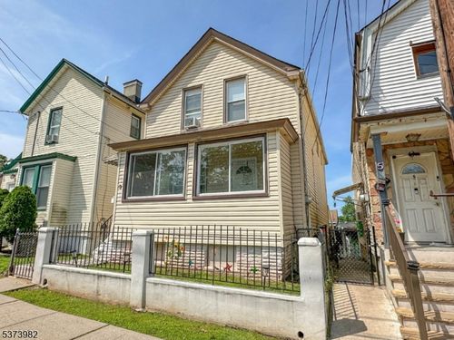 3 Spruce St, Passaic, NJ, 07055-3113 | Card Image