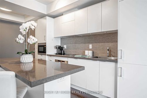 3007-21 Widmer St, Toronto, ON, M5V0B8 | Card Image
