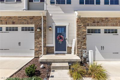 1135 Starboard Drive, Townhouse with 3 bedrooms, 2 bathrooms and null parking in Medina OH | Image 2