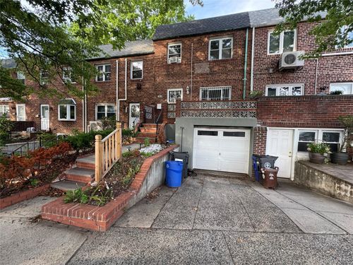 5841 205th, New York, NY, 11364 | Card Image