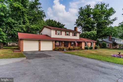 335 Wolfs Bridge Rd, CARLISLE, PA, 17013-8476 | Card Image