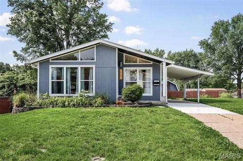 236 Hillcrest Blvd, Ballwin, MO, 63021-5274 | Card Image