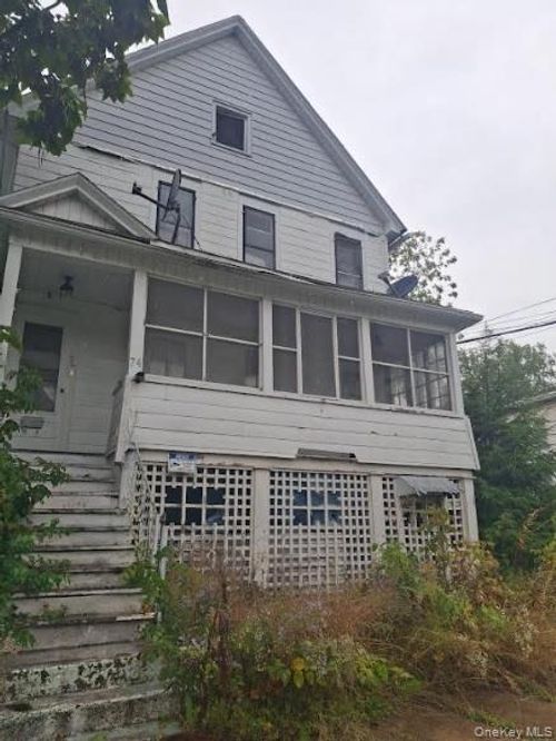 74 Elizabeth St, Amsterdam, NY, 12010-3620 | Card Image