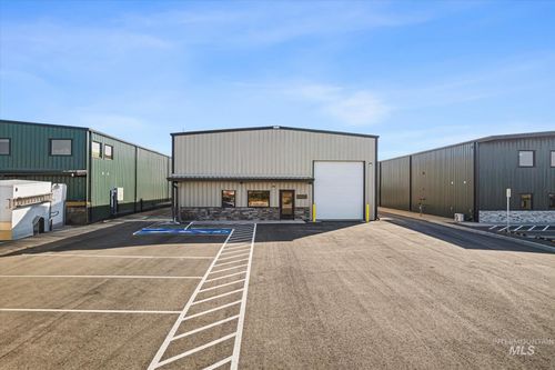 3294 N Black Butte Ct, Nampa, ID, 83687-1140 | Card Image