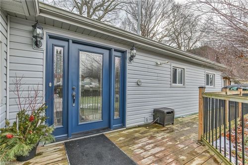 7 Bee St, St Williams, ON, N0E1P0 | Card Image