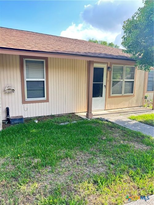 unit-g-1051 Country Club Dr, Seguin, TX, 78155-7109 | Card Image