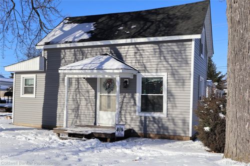 4252 1st St, Brown City, MI, 48416-8786 | Card Image