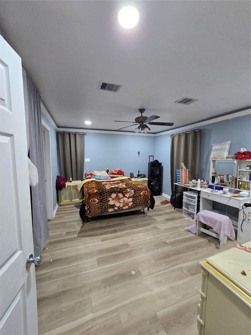 908 County Road 340, Cleveland, TX, 77327-2543 | Card Image