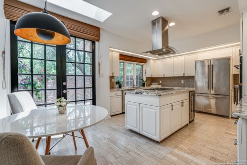 6 Villa Jardin, San Antonio, TX, 78230-2747 | Card Image