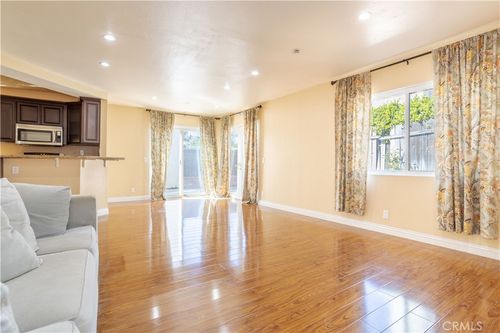 12335 Hilldale Ct, Pacoima, CA, 91331-1472 | Card Image