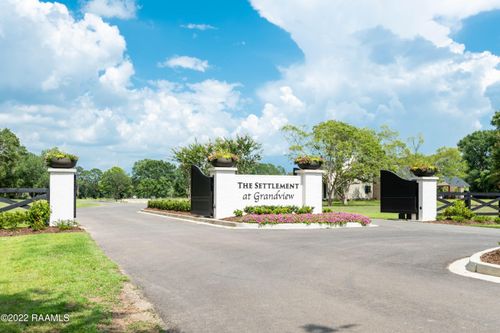 238 Grand Prairie Dr, Lafayette, LA, 70506-6738 | Card Image