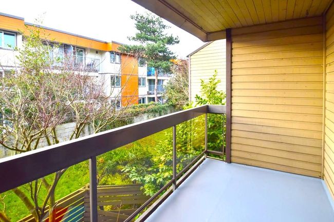 217 - 6105 Kingsway, Condo with 1 bedrooms, 1 bathrooms and 1 parking in Burnaby BC | Image 6