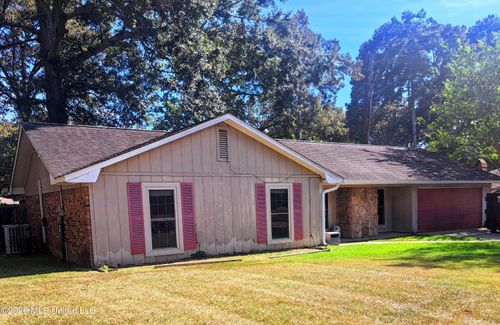 176 Crossover Dr, Brandon, MS, 39042-2062 | Card Image