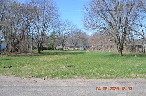 948 Baldanza Ave, Benton Harbor, MI, 49022-7802 | Card Image