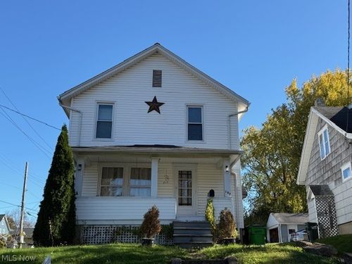 197 W State St, Barberton, OH, 44203-1581 | Card Image