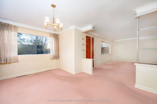 495 Wentworth Ave, House other with 3 bedrooms, 2 bathrooms and 3 parking in Ottawa ON | Image 6