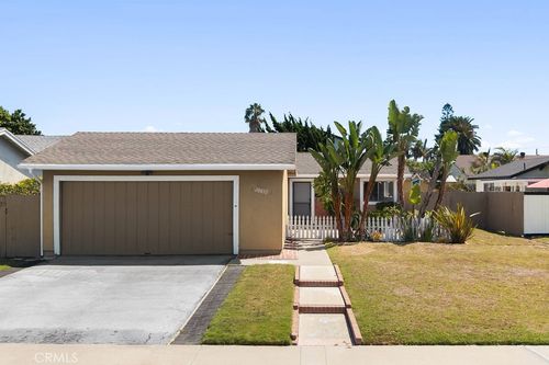 20832 Lancelot Ln, Huntington Beach, CA, 92646-5933 | Card Image