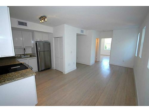 apt-204-1008 Jefferson Ave, Miami Beach, FL, 33139-4854 | Card Image
