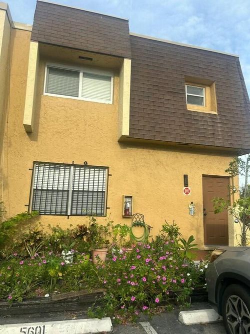 157-5601 Blueberry Ct, Lauderhill, FL, 33313-3069 | Card Image