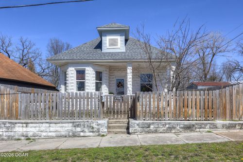 1017 W B St, Joplin, MO, 64801-2818 | Card Image