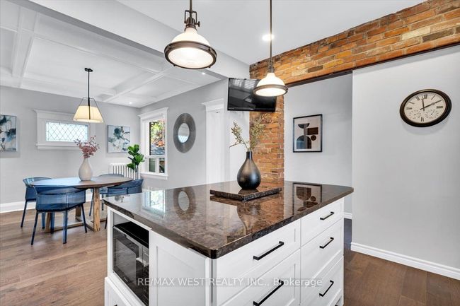 206 Howard Park Ave, House other with 5 bedrooms, 4 bathrooms and null parking in Toronto ON | Image 18