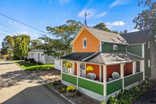 14 High St, Niantic, CT, 06357-2626 | Card Image