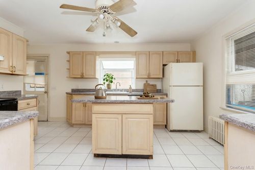 2 Wagon Ln, Brewster, NY, 10509-6103 | Card Image