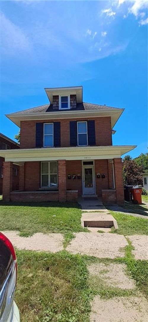 4-3012 Felix St, Saint Joseph, MO, 64501-3365 | Card Image