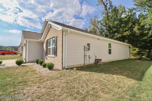 140 Coral Springs Pkwy, Brooks, KY, 40109-5501 | Card Image