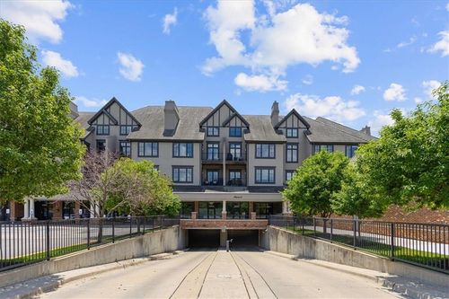 203a-10511 Mission Rd, Leawood, KS, 66206-2702 | Card Image