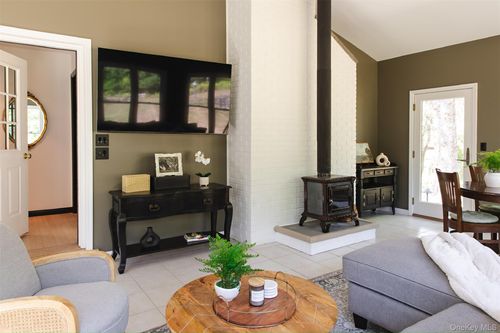 81 Ryerson Rd, Warwick, NY, 10990-2911 | Card Image