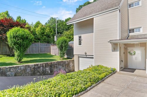 12 Downing Ct, Irvington, NY, 10533-2330 | Card Image