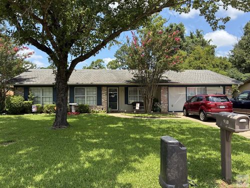 910 Japonica Dr, Wake Village, TX, 75501-6209 | Card Image