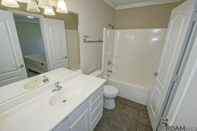 26350 Riverscape Dr, House other with 3 bedrooms, 2 bathrooms and 3 parking in Springfield LA | Image 26