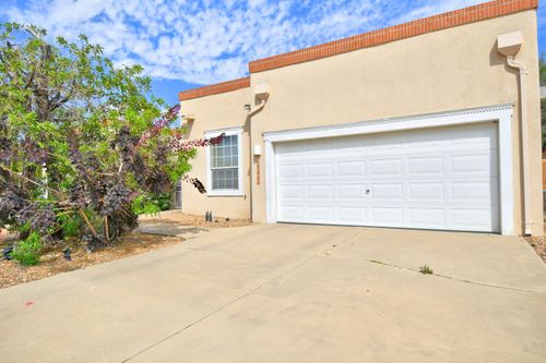 5607 Bosque Vista Dr, Albuquerque, NM, 87111-8067 | Card Image