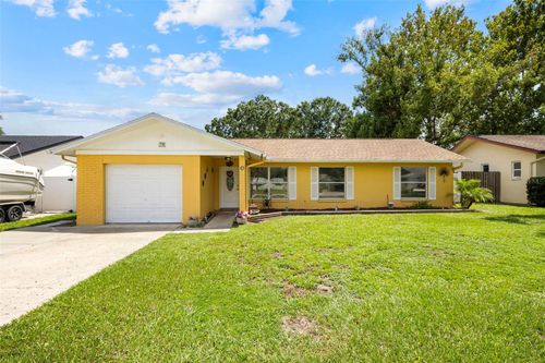 712 Gateway Ln, TAMPA, FL, 33613-2136 | Card Image