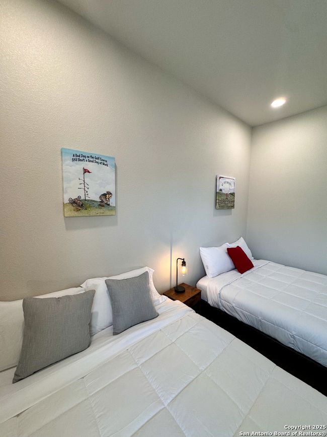 34 Lazy Dr, House other with 5 bedrooms, 6 bathrooms and null parking in Concan TX | Image 14