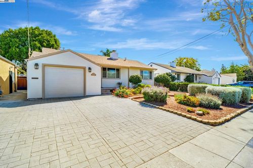 17316 Via Flores, San Lorenzo, CA, 94580-2921 | Card Image