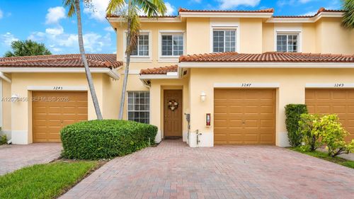 3247 Nw 31st Ter, Oakland Park, FL, 33309-8207 | Card Image