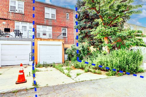 7914 Elks Rd, Elmhurst, NY, 11373-4125 | Card Image