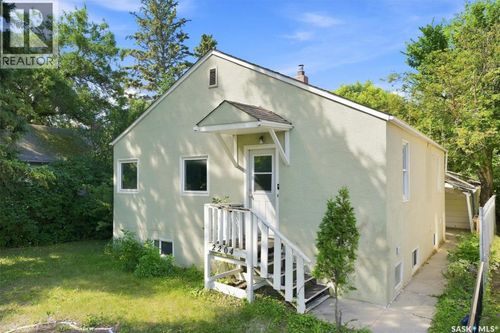 2204 Lorne Ave, Saskatoon, SK, S7J0R9 | Card Image
